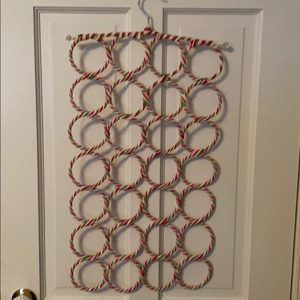 Scarf Organizer